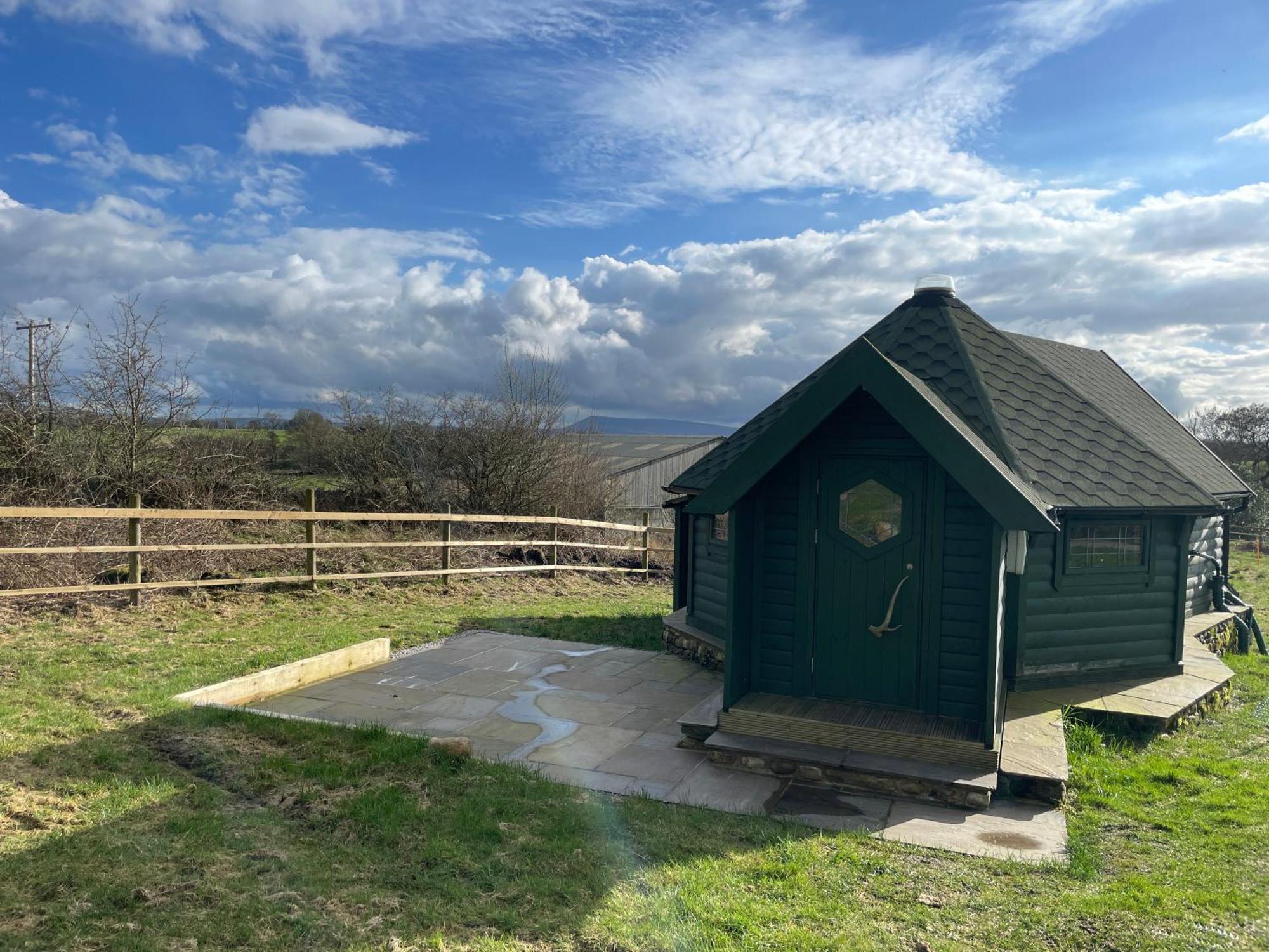 Holly Tree Glamping Cabins Wigglesworth Buitenkant foto